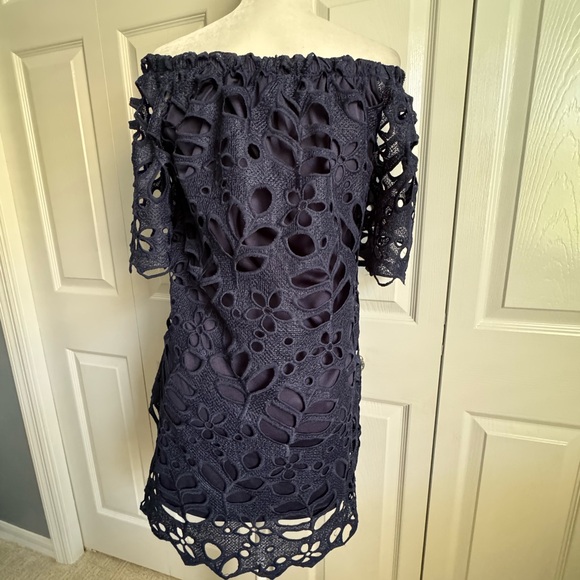 Lace overlay women’s navy blue dress Size large - Picture 6 of 7